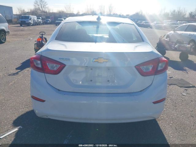 Chevrolet Cruze Ls Auto Image 9