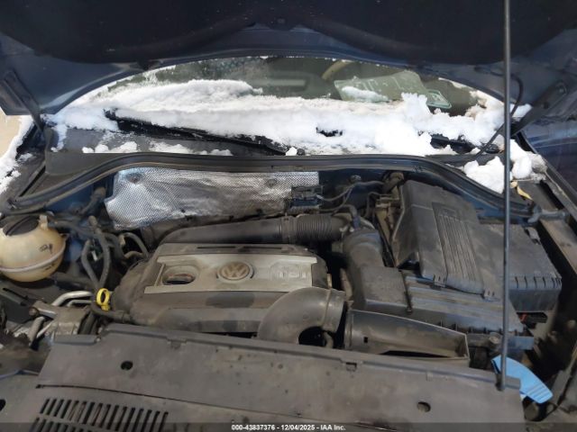 Volkswagen Tiguan S Image 12