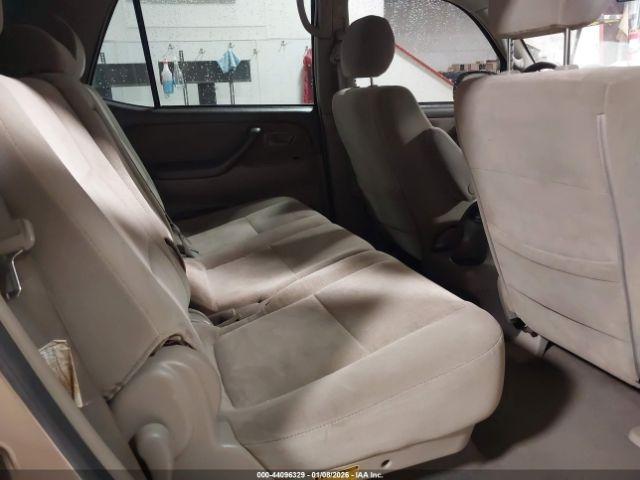 Toyota Sequoia Sr5 V8 Image 9