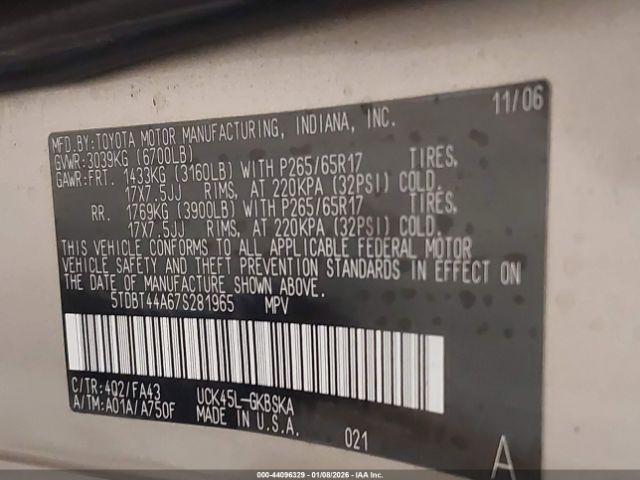 Toyota Sequoia Sr5 V8 Image 8