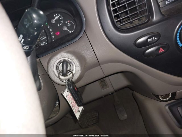 Toyota Sequoia Sr5 V8 Image 3