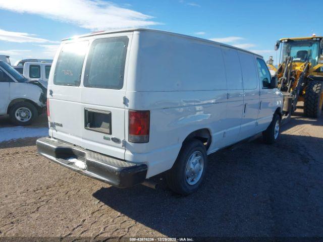 Ford E-150 Image 2