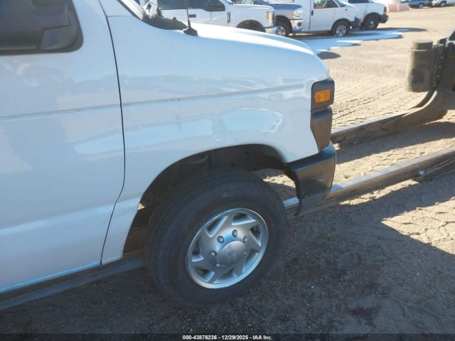 Ford E-150 Image 10