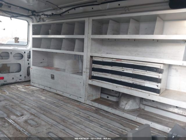 Ford E-150 Image 7