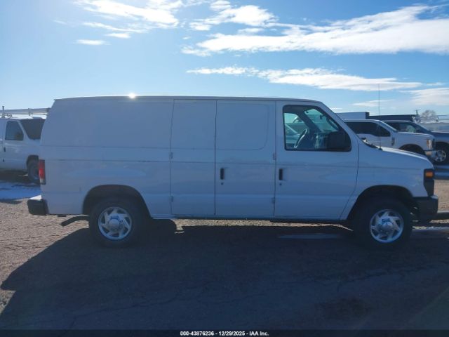 Ford E-150 Image 12