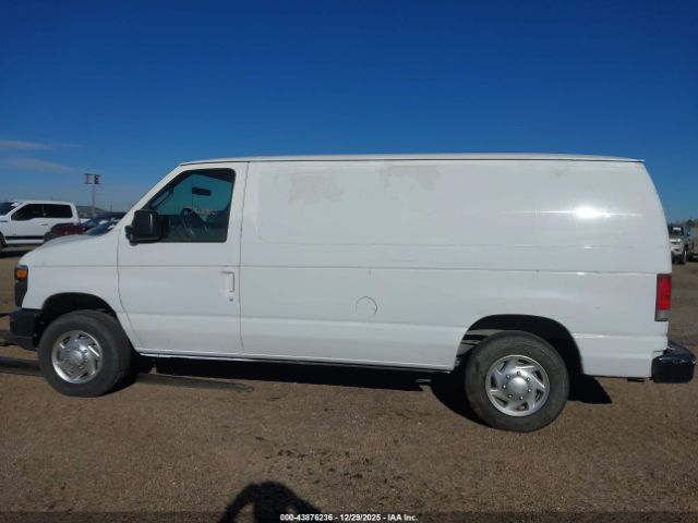 Ford E-150 Image 11