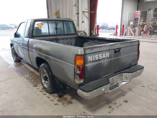 Nissan Truck King Cab Image 3