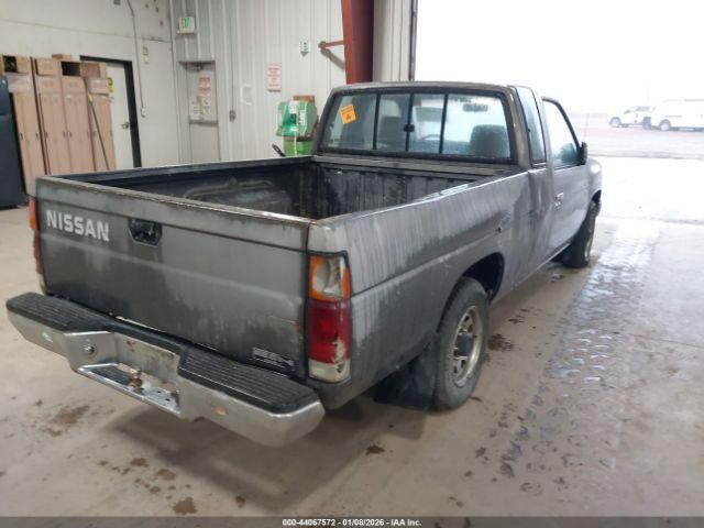 Nissan Truck King Cab Image 5