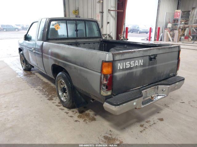 Nissan Truck King Cab Image 6