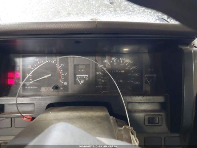 Nissan Truck King Cab Image 4