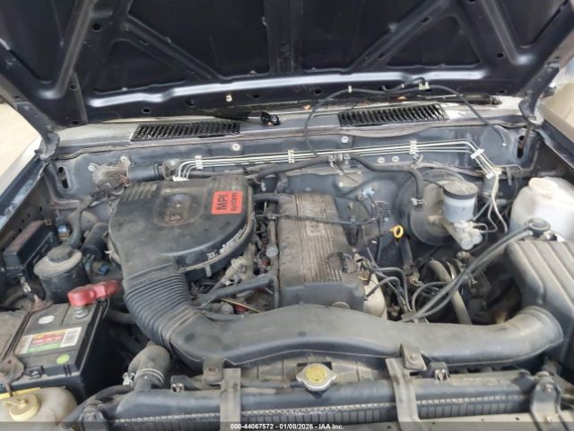 Nissan Truck King Cab Image 7