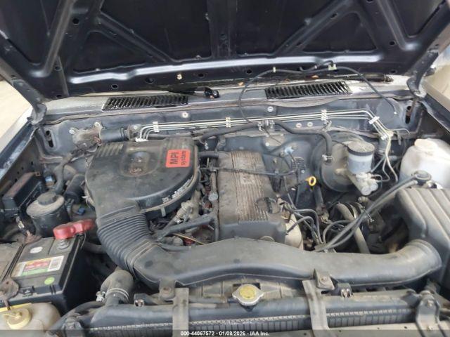 Nissan Truck King Cab Image 7