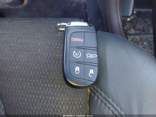 Chrysler 200 S Image 9