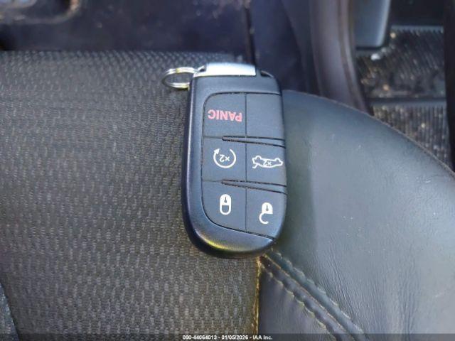 Chrysler 200 S Image 9